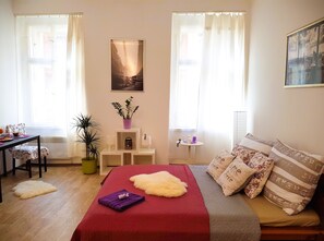 1 bedroom, iron/ironing board, Internet - Modern Apt in center with PARKING (Прага 3)