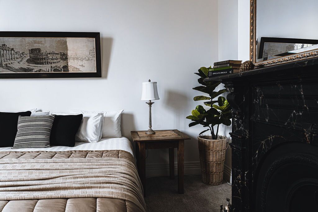 6 bedrooms, iron/ironing board, WiFi, bed sheets