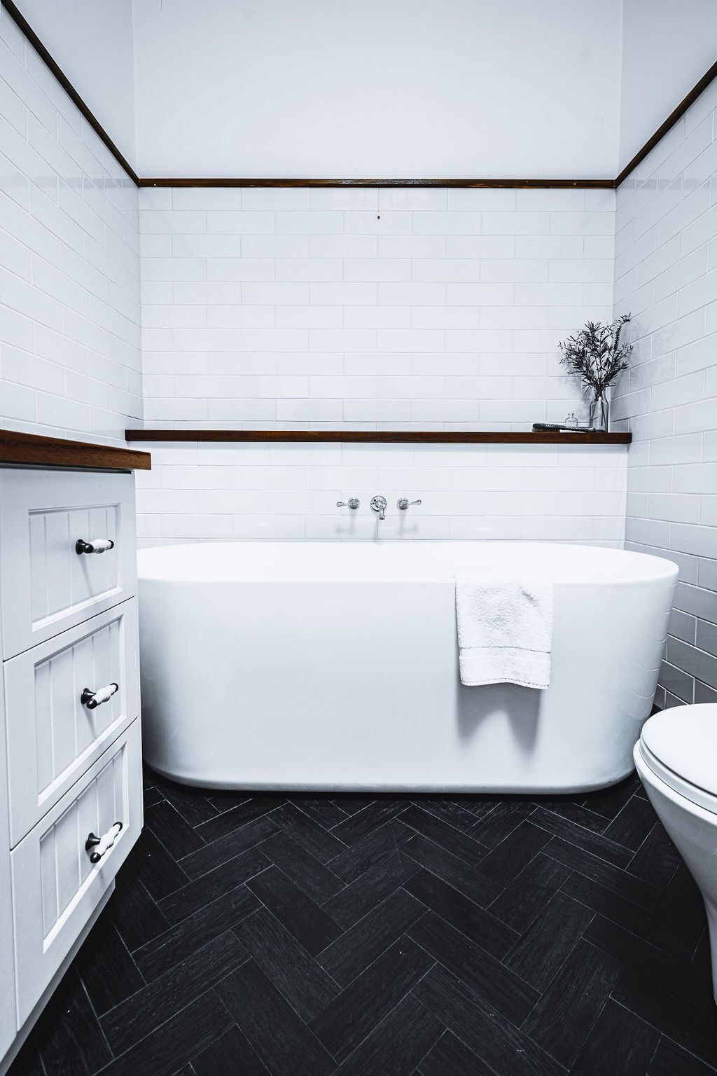 Bathtub, hair dryer, towels