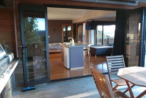 Beautiful Waterview Studio