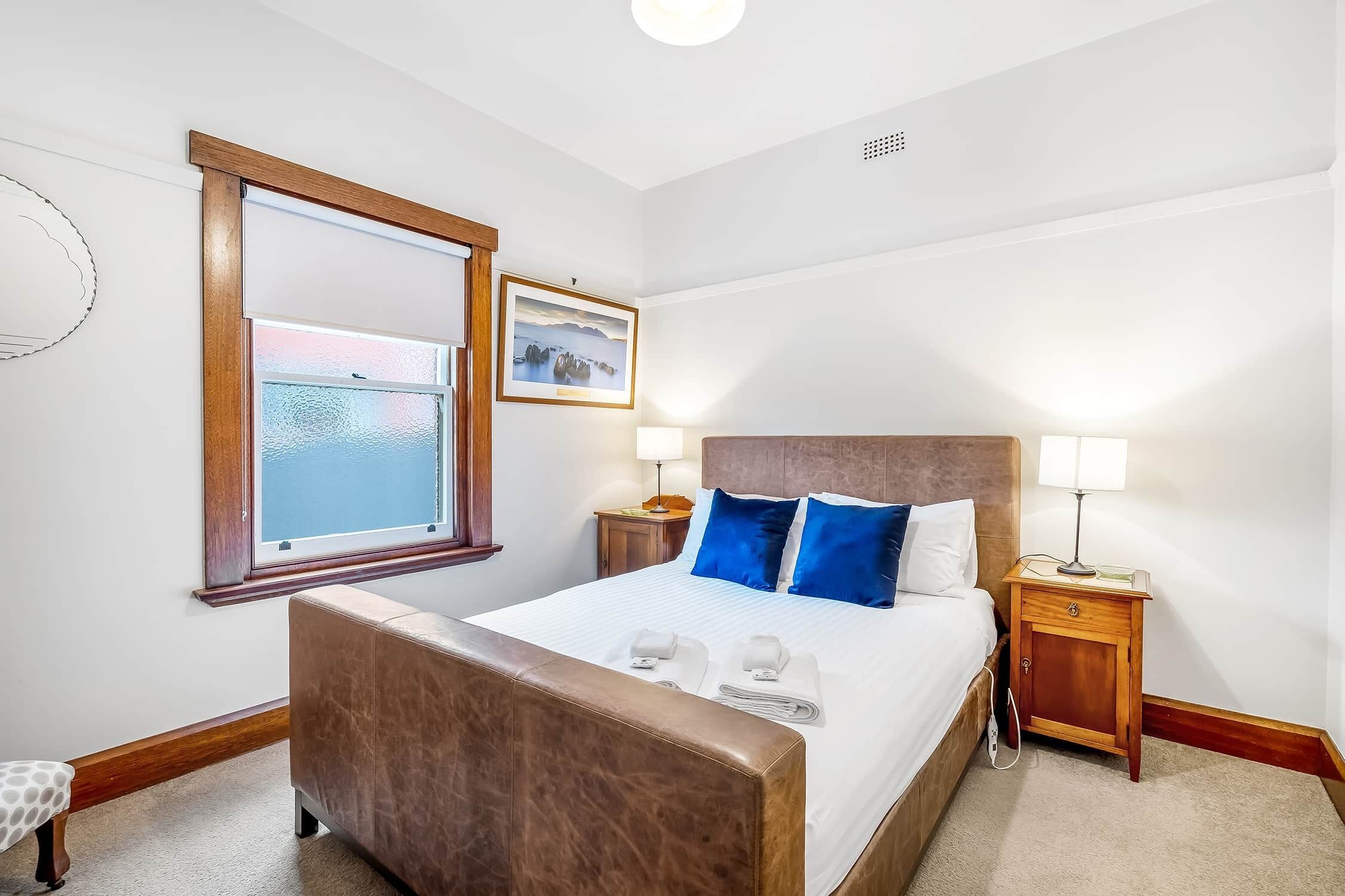 4 bedrooms, desk, iron/ironing board, travel crib