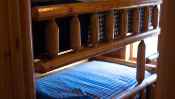 2 bedrooms, iron/ironing board, Internet, bed sheets