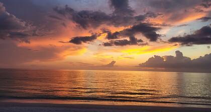 Perfect 5th Floor Beachfront condo at Sea Winds. Weekly rentals permitted.