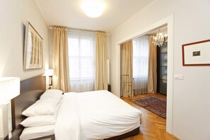 1 chambre, bureau, fer et planche à repasser, Wi-Fi