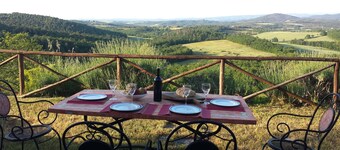 HILLTOP APARTMENT WITH GREAT WIEW BETWEEN SIENA AND VOLTERRA