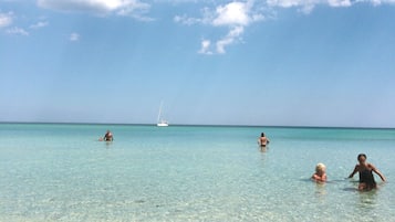 Una playa cerca
