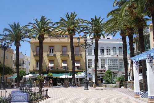 Beautiful 3 bed townhouse in Andalucia ideal for families, golf. Shared Pool.<br>