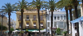 Beautiful 3 bed townhouse in Andalucia ideal for families, golf. Shared Pool.<br>