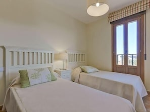 3 bedrooms, travel crib, free WiFi