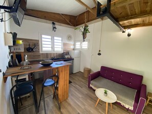 Interior - The TITA - the experience of a Tiny house (Schoelcher)