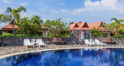 Familienfreundliches Haus, nur wenige Schritte vom Pool, 300 Meter vom Meer entfernt.