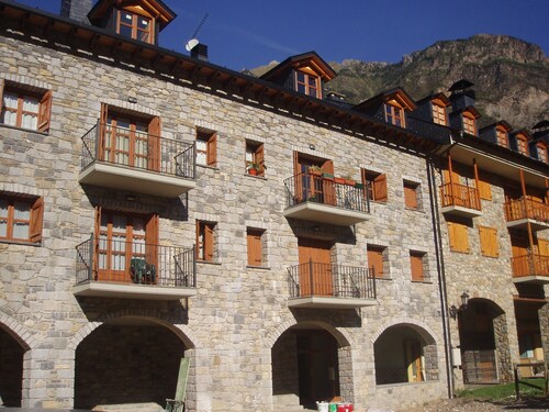 Apartment for rent for 5 people in the center of Benasque