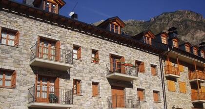 Apartment for rent for 5 people in the center of Benasque