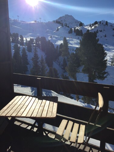 Belle Plagne - Fantastic Studio apartment - sleeps 3. Doorstep skiing guaranteed