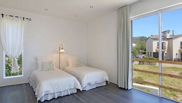 4 Schlafzimmer, Schreibtisch, schallisolierte Zimmer