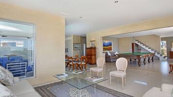 Smart TV, fireplace, DVD player, books