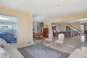 Smart TV, fireplace, DVD player, books