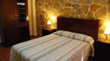 3 slaapkamers, een strijkplank/strijkijzer, beddengoed, rolstoeltoegang