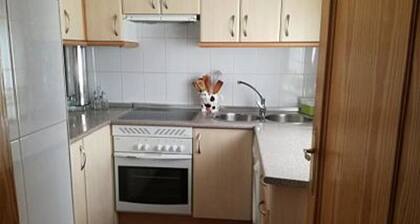 Maaseudun talo (täysi vuokraus) kallioita gredos 10 hengelle