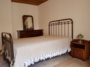 4 chambres, fer et planche Ă repasser, accĂšs Internet, draps fournis