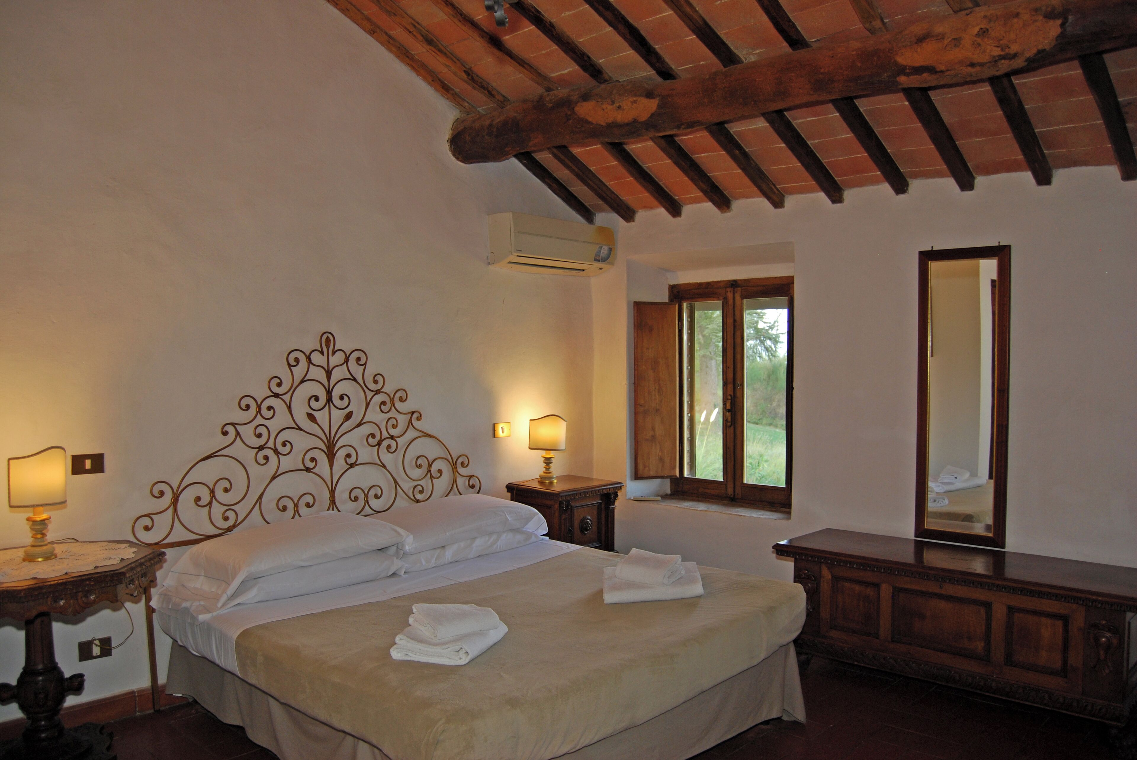 5 camere, ferro/asse da stiro, Wi-Fi gratuito, lenzuola