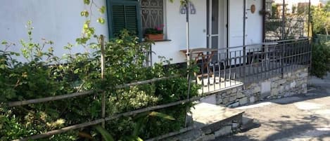 تفاصيل الفندق من الخارج