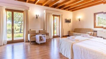 7 bedrooms, iron/ironing board, internet