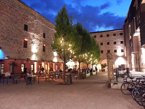  Le Rose Siberine - Historical apartment, WI-FI, A/C , 2bdrs, 2bths, washer