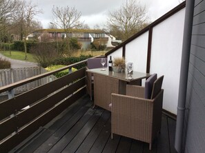 Outdoor dining - Holiday house "Haus Seemöwe" directly at the Grevelingen sea, Brouwershaven / Den Osse (Brouwershaven)