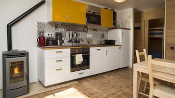 KylskÄp, mikrovÄgsugn, ugn och spishÀll