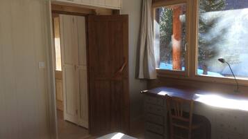 3 bedrooms, iron/ironing board, travel crib, WiFi