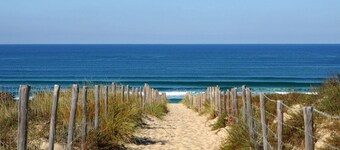 Lège-Cap-Ferret: 4-bedroom family home with heated pool and garden