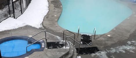 Piscine extérieure, piscine chauffée