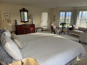 6 bedrooms, desk, iron/ironing board, free WiFi - Lavender Hill Ranch Santa Ynez: 7 Acre Estate Epic Hilltop Views Near Shops/Wine (Solvang)