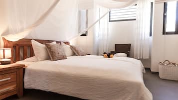5 bedrooms, iron/ironing board, travel crib, WiFi