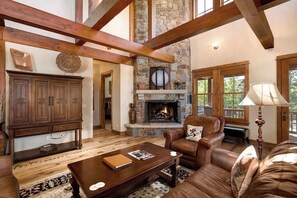 Smart-TV, Kamin, Tischfußball, Stereoanlage