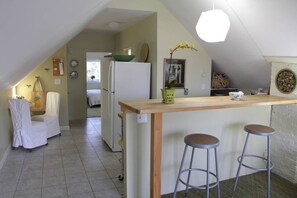 1 chambre, fer et planche à repasser, Wi-Fi gratuit, draps fournis