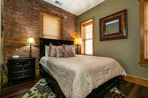 1 室のベッドルーム、セーフティボックス (室内)、アイロン / アイロン台、WiFi (無料)