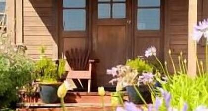 Private Cozy Cottage In The Heart Of Mendocino Village