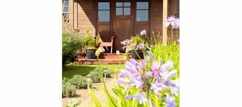 メンドシノ村の中心にあるプライベートコージーコテージ