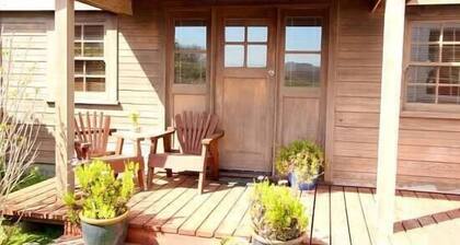 Private Cozy Cottage In The Heart Of Mendocino Village