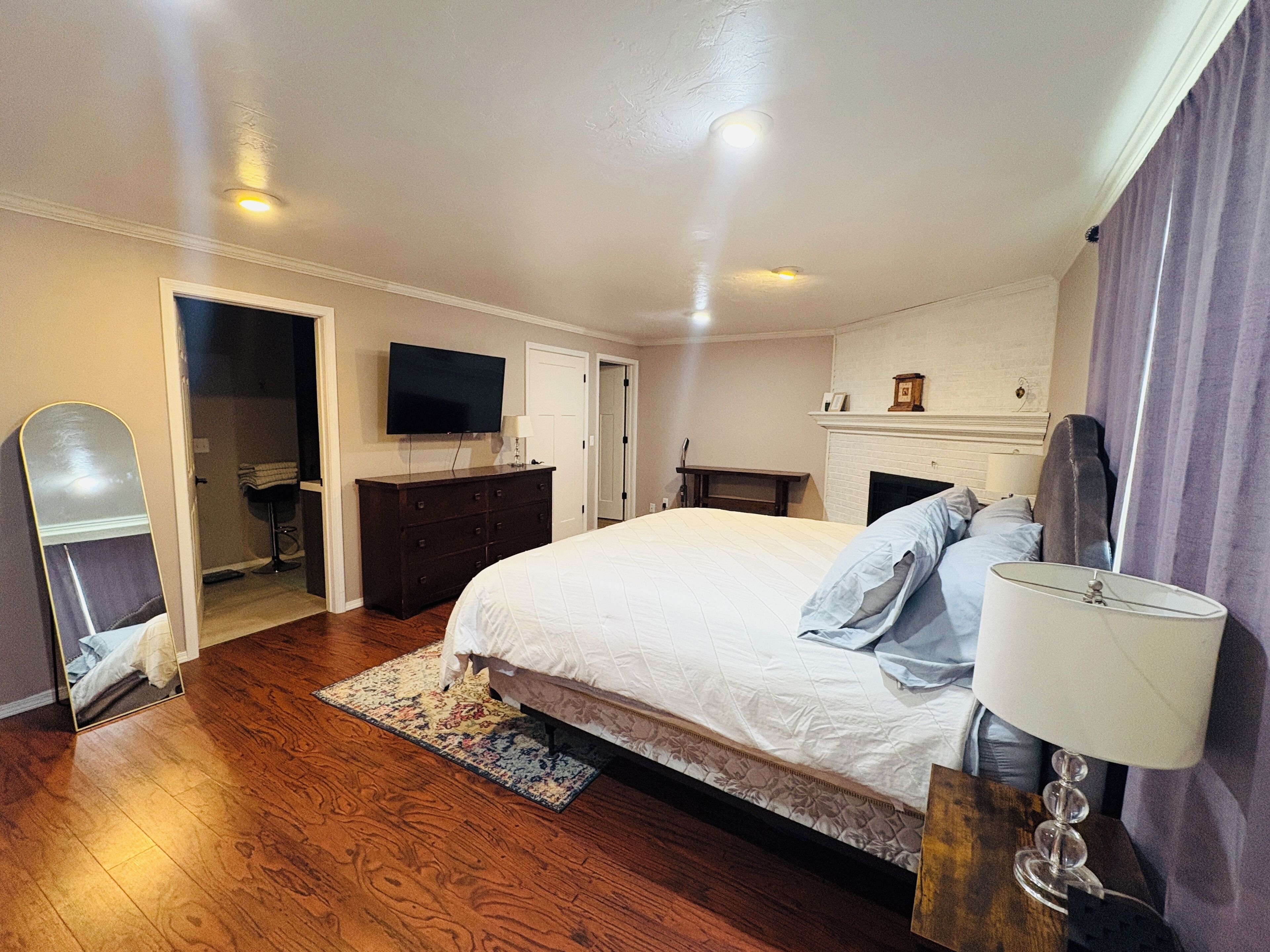 Master suite with king bed