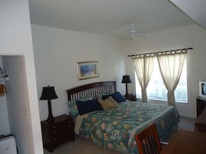 4 Schlafzimmer, Schreibtisch, Bügeleisen/Bügelbrett, Reisekinderbett