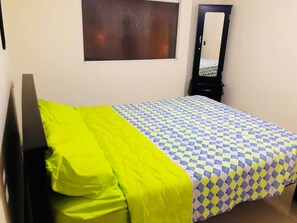 2 bedrooms, desk, iron/ironing board, free WiFi
