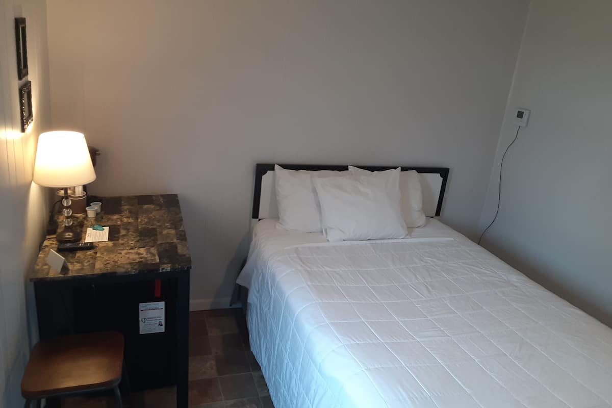 Habitación económica | Wifi gratis y ropa de cama