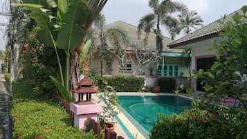 4 Bedrooms House | Private pool