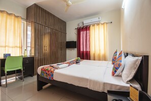 Premium bedding, in-room safe, desk, free WiFi