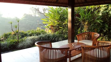 Deluxe Double Room | Terrace/patio