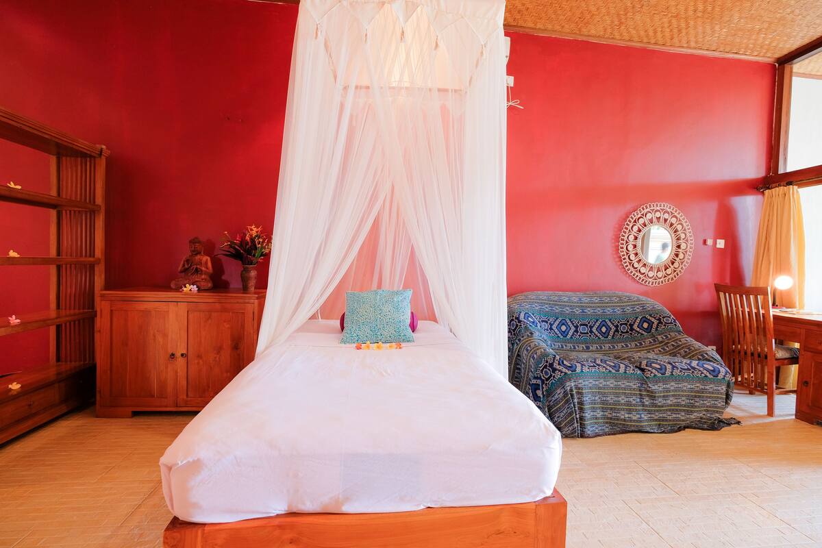Comfort Studio | WiFi (free), individually furnished