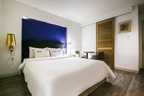 Premium bedding, iron/ironing board, free WiFi